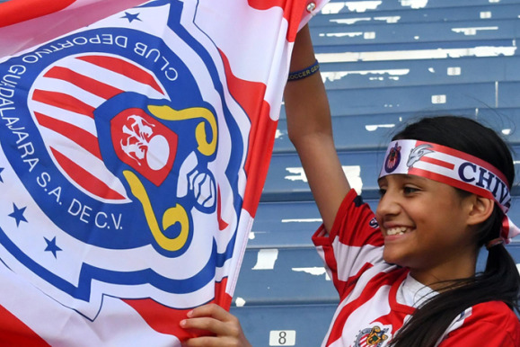 Jak vyniknout na oslavách i zápasech s Chivas stylem