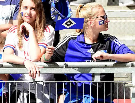 Klasický HSV dres v moderním pojetí Móda pro ženské fanoušky
