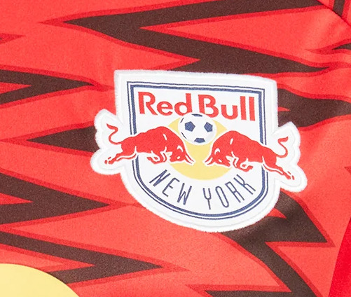 Fanouškovská móda Jak kombinovat dres New York Red Bulls s každodenním stylem